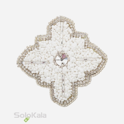 سنجاق سینه دست دوزی شده طرح دانه برف