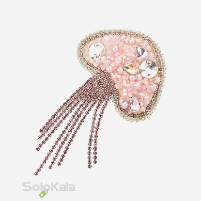 سنجاق سینه دست دوزی شده طرح عروس دریایی صورتی