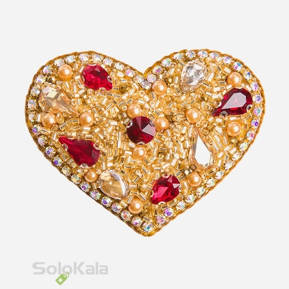 سنجاق سینه دست دوزی شده طرح قلب